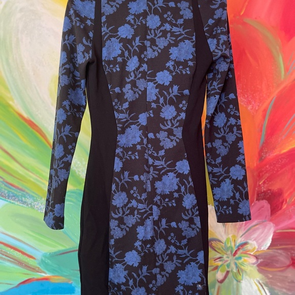 Elegant DRESS (black and blue floral pattern) long sleeved - Picture 2 of 3